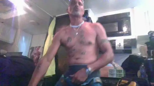 Snapshot of badboy2u2025 chatting on November 9, 2025, 8:13 pm badboy2u2025 online show from November 9, 2025, 8:13 pm