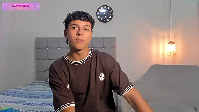 Santy Stump online show from October 18, 2025, 11:18 pm