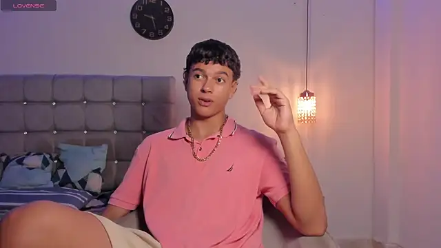 Santy Stump online show from November 3, 2025, 8:45 pm