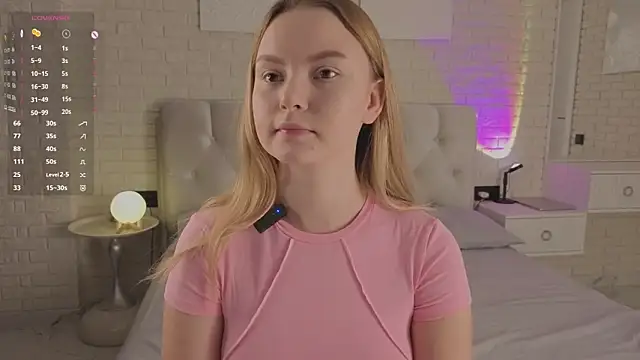 Snapshot of FlowersLover chatting on December 18, 2025, 8:56 pm FlowersLover online show from December 18, 2025, 8:56 pm