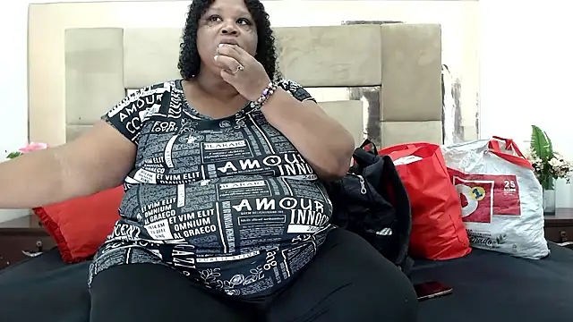 Snapshot of Exoticbigmandy chatting on April 23, 2026, 1:35 pm Exoticbigmandy online show from April 23, 2026, 1:35 pm