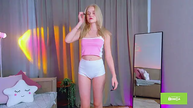 StarrShinee online show from October 23, 2025, 3:27 am