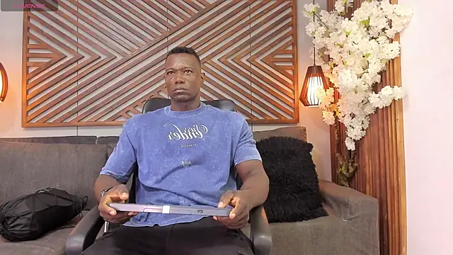 Snapshot of MarcusBlack_ chatting on January 18, 2026, 1:03 pm MarcusBlack online show from January 18, 2026, 1:03 pm