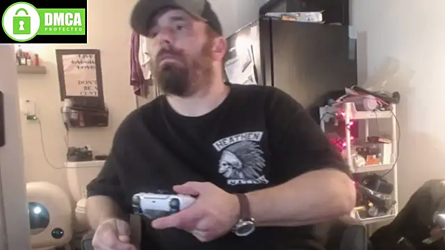 Snapshot of Thumper_ss chatting on December 3, 2025, 7:57 pm Thumper ss online show from December 3, 2025, 7:57 pm