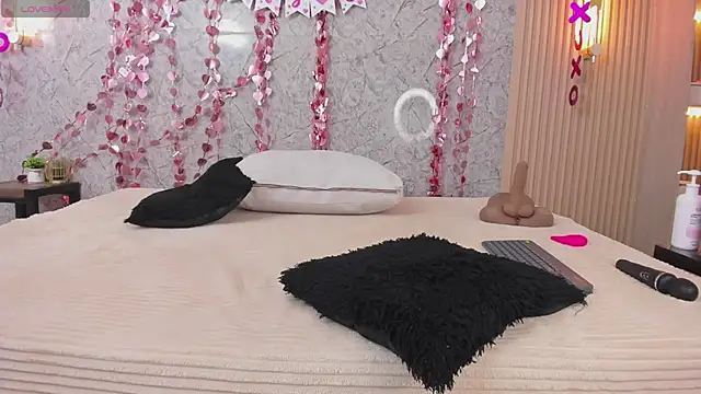 Snapshot of Antonella_west chatting on February 10, 2026, 8:30 pm Antonella west online show from February 10, 2026, 8:30 pm