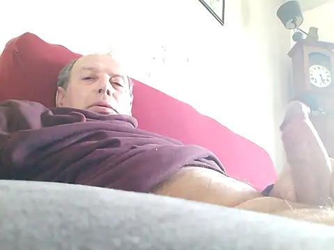 Snapshot of Vince072 chatting on March 7, 2026, 8:32 am Vince072 online show from March 7, 2026, 8:32 am