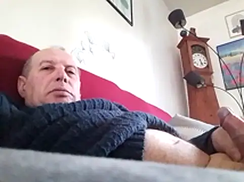 Snapshot of Vince072 chatting on January 10, 2026, 12:55 pm Vince072 online show from January 10, 2026, 12:55 pm