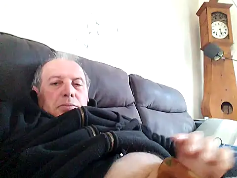 Vince072 online show from October 20, 2025, 11:33 am