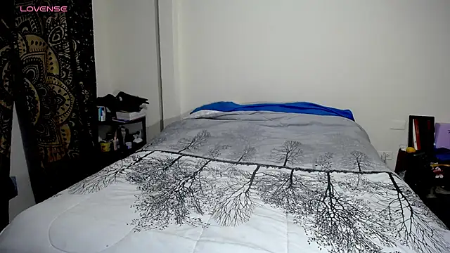 Violet Bosh online show from November 21, 2025, 2:27 pm