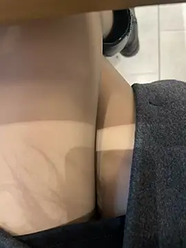 xiaoyuan01 online show from February 20, 2026, 3:36 am