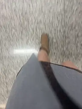 xiaoyuan01 online show from October 13, 2025, 1:51 am