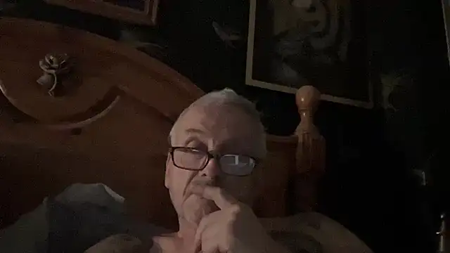 Snapshot of poggles chatting on February 26, 2026, 7:58 pm poggles online show from February 26, 2026, 7:58 pm