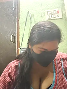 Liyaa 24 online show from March 3, 2026, 5:31 pm