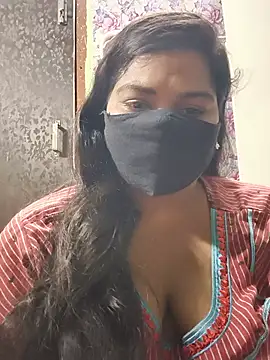 Snapshot of Liyaa_24 chatting on May 14, 2026, 5:32 pm Liyaa 24 online show from May 14, 2026, 5:32 pm