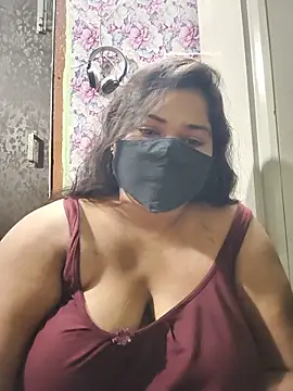 Snapshot of Liyaa_24 chatting on June 1, 2026, 4:17 pm Liyaa 24 online show from June 1, 2026, 4:17 pm