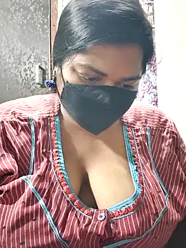Snapshot of Liyaa_24 chatting on May 9, 2026, 5:38 pm Liyaa 24 online show from May 9, 2026, 5:38 pm