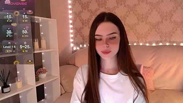 Snapshot of HolyMiax chatting on June 25, 2026, 5:12 am HolyMiax online show from June 25, 2026, 5:12 am