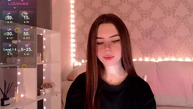 Snapshot of HolyMiax chatting on November 6, 2025, 3:32 am HolyMiax online show from November 6, 2025, 3:32 am