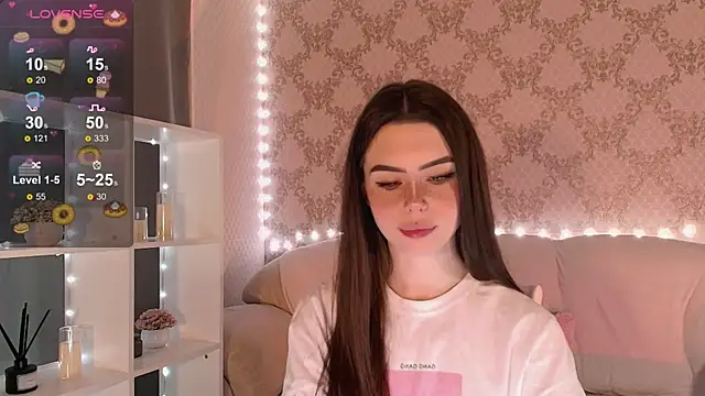 Snapshot of HolyMiax chatting on November 27, 2025, 3:40 am HolyMiax online show from November 27, 2025, 3:40 am