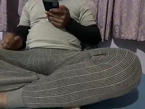 Snapshot of Matt6102 chatting on December 19, 2025, 5:59 pm Matt6102 online show from December 19, 2025, 5:59 pm