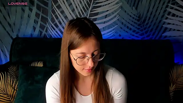 Snapshot of ChristyCrayme chatting on November 22, 2025, 10:19 pm ChristyCrayme online show from November 22, 2025, 10:19 pm