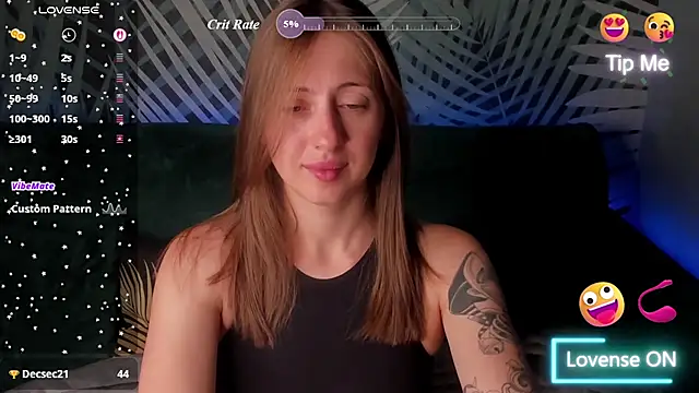 Snapshot of ChristyCrayme chatting on July 8, 2026, 9:48 pm ChristyCrayme online show from July 8, 2026, 9:48 pm