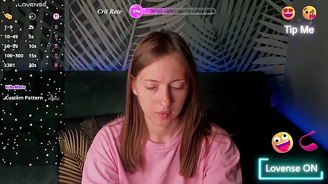 Snapshot of ChristyCrayme chatting on June 30, 2026, 9:59 pm ChristyCrayme online show from June 30, 2026, 9:59 pm