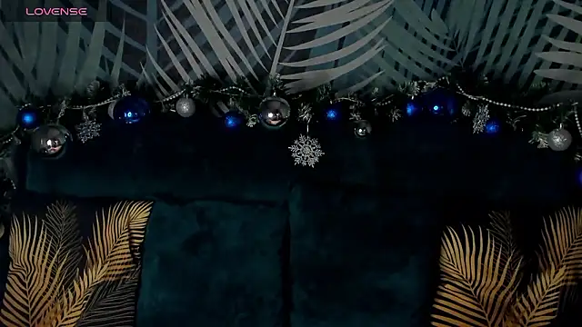 Snapshot of ChristyCrayme chatting on January 7, 2026, 10:15 pm ChristyCrayme online show from January 7, 2026, 10:15 pm