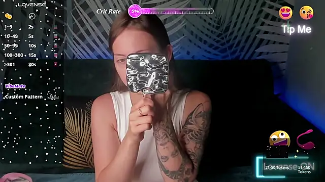 Snapshot of ChristyCrayme chatting on June 25, 2026, 10:15 pm ChristyCrayme online show from June 25, 2026, 10:15 pm