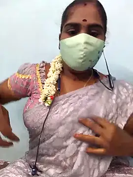 Snapshot of Tamil_riyalini12 chatting on December 5, 2025, 5:11 pm Tamil riyalini12 online show from December 5, 2025, 5:11 pm