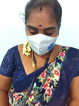 Snapshot of Tamil_riyalini12 chatting on December 17, 2025, 5:18 pm Tamil riyalini12 online show from December 17, 2025, 5:18 pm