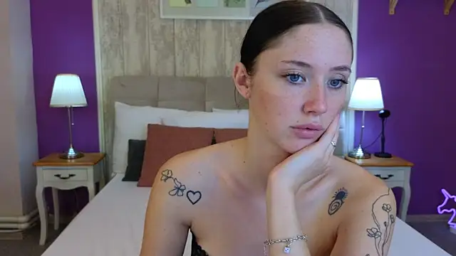 Snapshot of Ivanna__Rose chatting on September 30, 2025, 4:35 pm Ivanna Rose online show from September 30, 2025, 4:35 pm