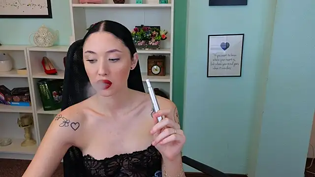 Snapshot of Ivanna__Rose chatting on October 17, 2025, 5:37 pm Ivanna Rose online show from October 17, 2025, 5:37 pm