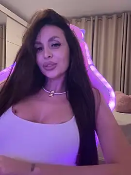 LunaBex online show from October 2, 2025, 5:05 pm