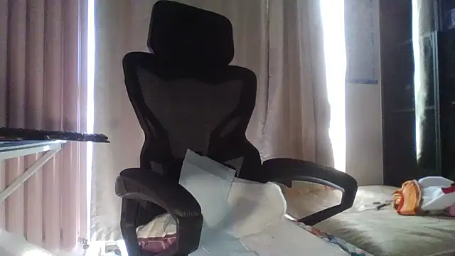 Snapshot of Hui521 chatting on November 13, 2025, 12:47 am Hui521 online show from November 13, 2025, 12:47 am