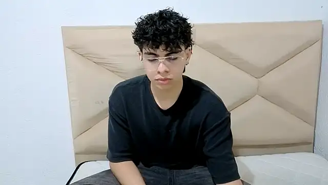 Kei Dream online show from September 19, 2025, 3:32 am