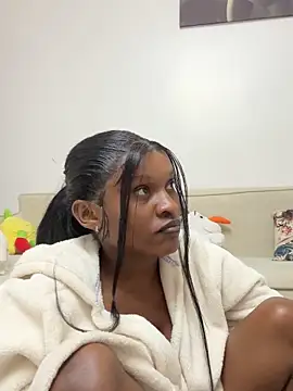 Lil-shawrie online show from October 5, 2025, 8:10 pm