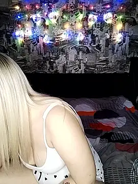 Snapshot of HoneyNelly chatting on January 15, 2026, 11:52 pm HoneyNelly online show from January 15, 2026, 11:52 pm