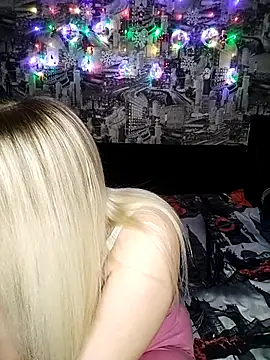 Snapshot of HoneyNelly chatting on February 11, 2026, 11:48 pm HoneyNelly online show from February 11, 2026, 11:48 pm