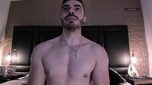 Snapshot of AxelThompson_ chatting on November 22, 2025, 11:09 am AxelThompson online show from November 22, 2025, 11:09 am