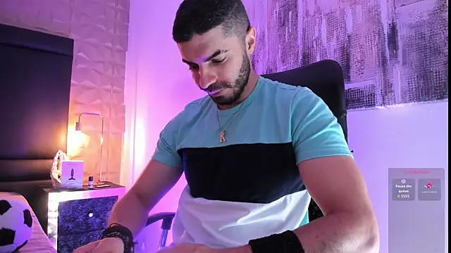 Snapshot of AxelThompson_ chatting on September 19, 2025, 11:14 am AxelThompson online show from September 19, 2025, 11:14 am