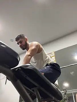 Snapshot of AxelThompson_ chatting on October 10, 2025, 1:06 am AxelThompson online show from October 10, 2025, 1:06 am