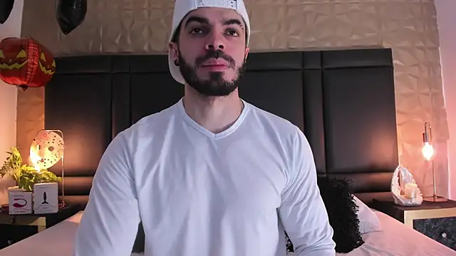 Snapshot of AxelThompson_ chatting on October 16, 2025, 12:24 pm AxelThompson online show from October 16, 2025, 12:24 pm