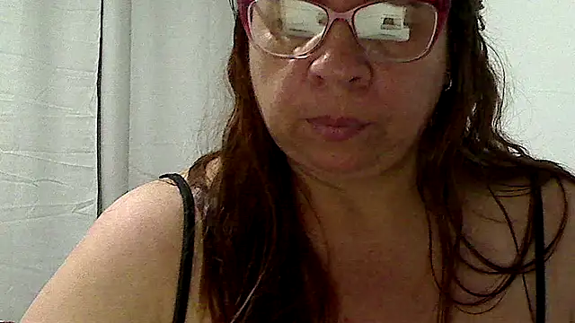 Snapshot of luciana69hot chatting on April 21, 2026, 3:02 am luciana69hot online show from April 21, 2026, 3:02 am