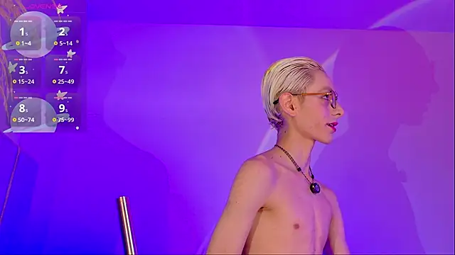 liiamluna  online show from February 19, 2026, 9:28 am