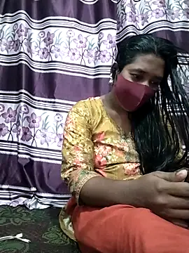 Snapshot of Rubaiya1 chatting on May 3, 2026, 10:53 am Rubaiya1 online show from May 3, 2026, 10:53 am