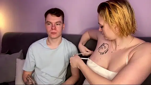 julielourens online show from September 20, 2025, 7:24 am