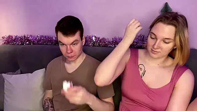 julielourens online show from December 5, 2025, 8:02 am