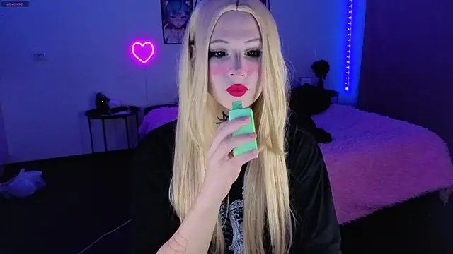 your little eva online show from October 2, 2025, 7:06 pm