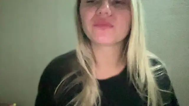 Snapshot of MonicaSweett chatting on October 2, 2025, 11:08 pm MonicaSweett online show from October 2, 2025, 11:08 pm